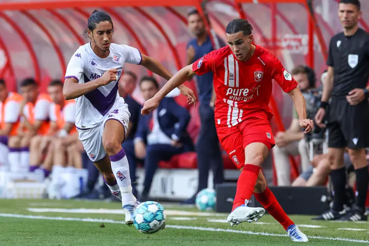 窗口期体能课后，阿贾克斯外线爆发备战法国杯，态度坚定，训练强度明显提升(阿贾克斯最新比赛消息)