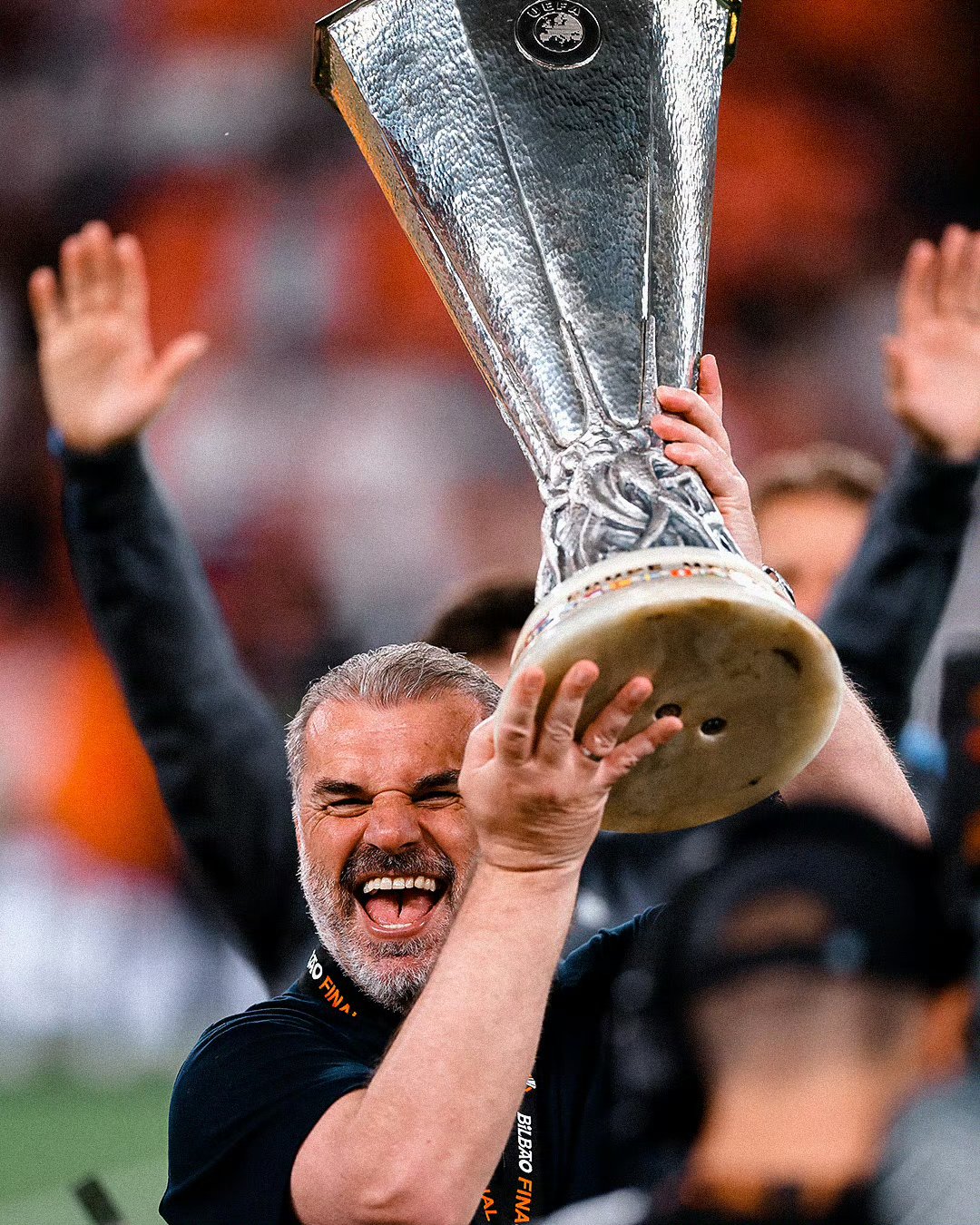 关于马赛发布备战花絮；冲刺阶段遗憾出局；欧超杯任务艰巨；年轻球员得到机会的信息