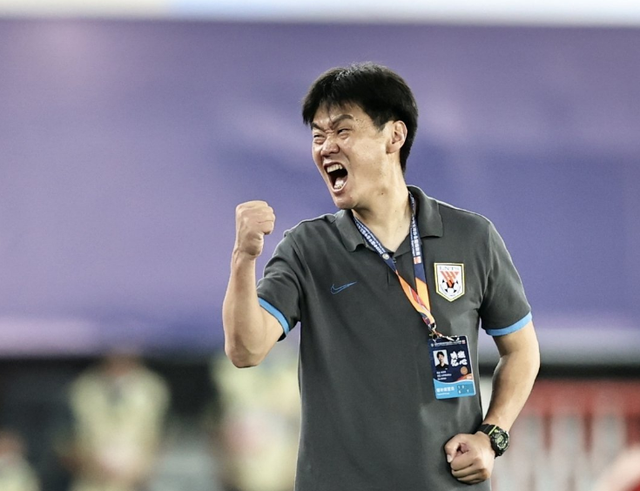 浙江队训练开放日，转会期豪取连胜引欢呼，亚冠在即，赛程密集仍需轮换(十二岁代东简短致辞)