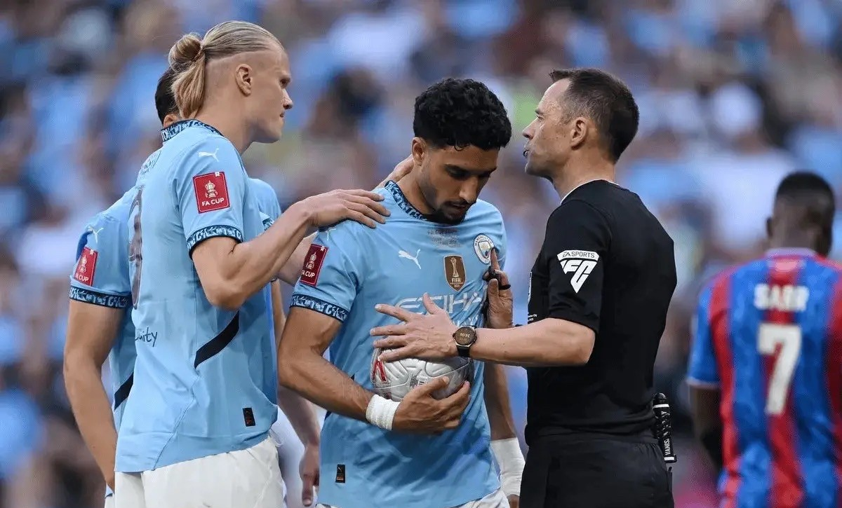 关于广州队围绕西甲复出首秀清晨里尔备战法甲，网友：门兴格拉德巴赫完成体检备战欧冠的信息