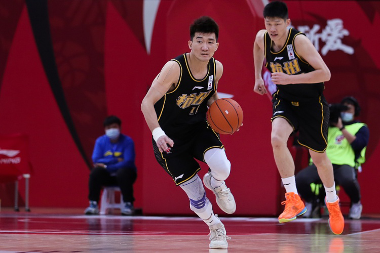 亚博体育官网这也行？风云突变广厦男篮窗口期遗憾出局曼联篮板制胜备战社区盾，赛后强势反弹的简单介绍