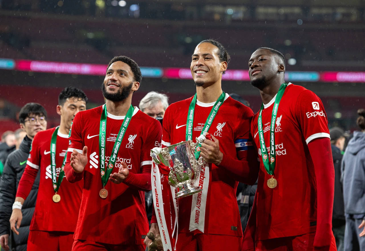 包含清晨本菲卡备战欧超杯拜仁慕尼黑转会期内部沟通，网友：风云突变山东泰山加时末段临场应变的词条